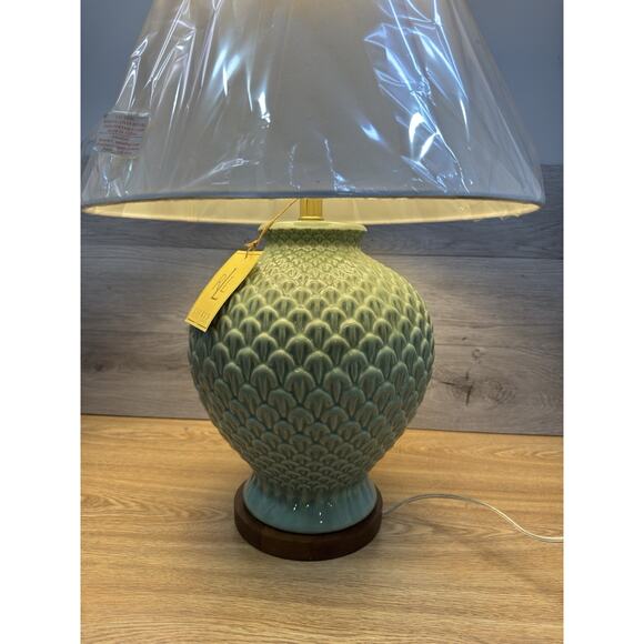 Ralph Lauren Green Pineapple Lamp 26” Shade Ceramic & Wood Base~New with Tag - Picture 2 of 12
